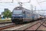 Containerzug mit Re 465 010-7  Mont Vully  und Re 465 007-3  Schilthorn  der BLS Cargo AG durchfährt den Bahnhof Pratteln (CH) in westlicher Richtung.