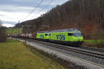 Doppeltraktion, mit den BLS Loks 465 013-1 und 465 011-5 fährt Richtung Bahnhof Tecknau.