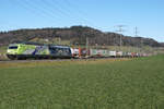 BLS CARGO INTERNATIONAL mit dem Zug des Tages bestehend aus den Re 465 001 und Re 465 002,  EINST blau UND JETZT grün  bei Wynigen am 24.