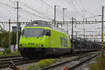 Re 465 008-1 der BLS durchfährt am 10.09.2024 den Bahnhof Pratteln.