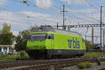 Re 465 008-1 der BLS verlässt am 24.09.2024 die Abstellanlage beim Bahnhof Pratteln.