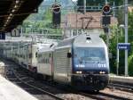 bls - 465 018-0 vor der Rollenden Landstrasse bei der durchfahrt im Bahnhof von Liestal am 02.08.2008