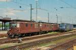 Alt und neu: Drei Re 4/4 der BLS (UIC: Re 425 177, Re 425 163 und Re 425 183) warten am sonnigen 4.