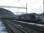 RE 3543 mit Re 465 003 und EW III Pendel bei Einfahrt in Frutigen, 08.01.2011.