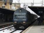 bls - 465 002-4 mit RE nach Bern im Bahnhof Neuchatel am 01.02.2012