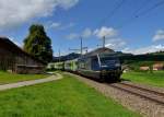 Re 465 005 mit einem RE von Bern nach Luzern am 26.08.2012 unterwegs bei Schpfheim.