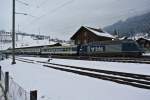 Mittlerweile ein seltener Gast in Zweisimmen; Re 465 006-5 mit dem Reserve EWI Pendel als Extrazug Gmligen-Zweisimmen-Gmligen, 23.01.2015.