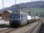 BLS - Lok 465 009-9 vor Güterzug bei der durchfahrt in Sissach am 07.03.2015