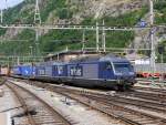 BLS - 465 009-9 mit 465 010-7 vor Güterzug bei der einfahrt in den Bahnhof Brig am 19.07.2015