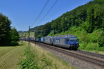 Re 465 002 + Re 465 012 mit einem KLV am 24.06.2016 bei Tecknau.