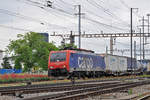 Re 474 017-1 durchfährt den Bahnhof Pratteln. Die Aufnahme stammt vom 23.05.2018.