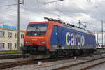 Re 474 012-2 durchfährt solo den Bahnhof Pratteln. Die Aufnahme stammt vom 03.03.2020.