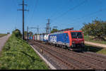 SBB Cargo Re 474 016 mit einem Containerzug in Richtung Süden. Aufgenommen am 19.09.2019