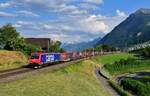 Re 474 013 mit einem KLV am 06.06.2023 bei Immensee.