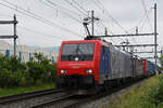 Doppeltraktion, mit den Loks 474 015-5 und 193 718-4 fährt am 03.06.2024 Richtung Bahnhof Lausen.