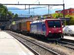 SBB - Lok 474 009 vor Gterzug bei der durchfahrt im Bahnhof Bellinzona am 18.09.2013