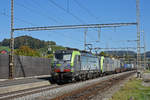 Doppeltraktion, mit den BLS Loks 475 405-7 und 486 510-1, durchfährt den Bahnhof Gelterkinden.