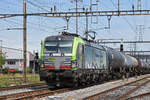 Siemens Vectron der BLS 475 402-4 durchfährt den Bahnhof Pratteln.