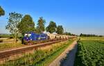 Re 475 901 mit einem Getreidezug am 03.07.2022 bei Langenisarhofen.