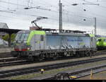 BLS - Rangierfahrt der Lok 475 405 im Bahnhofsareal des Bhf.