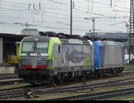 BLS -  Lok 475 4016 + ??? abgestellt im Bahnhofsareal des Bhf.