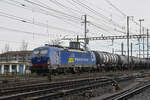 Siemens Vectron 475 901-5 der WRS durchfährt am 30.12.2022 den Bahnhof Pratteln.