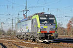 Re 475 401-6 wird beim Badischen Bahnhof abgestellt.