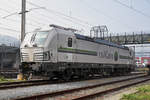 Siemens Vectron 476 454-4 steht auf einem Abstellgleis beim Bahnhof Pratteln.