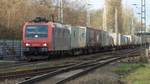 Die SBB 482 022-1 mit einem Güterzug durch Königswinter-Niederdollendorf in richtung Koblenz.Am Herrlichen 28.12.2017    Königswinter-Niederdollendorf  28.12.2017