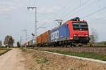 Mit einem Containerzug nach Italien fuhr am 05.04.2017 die Re 482 010-6 nördlich von Müllheim (Baden) in Richtung Basel.