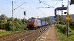 482 006-4 von der SBB-Cargo kommt mit einem Containerzug aus Süden nach Köln und kommt aus Richtung Koblenz und kommt durch Namedy in Richtung Bonn,Köln.