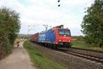 SBB Cargo Bombardier Traxx 482 002-3 mit Containerzug am 25.10.18 bei Walluf rechte Rheinstrecke