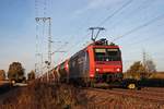 Mit einem  Kerosin -Kesselzug nach Glattburg (CH), welcher aus Wascosa-Kesselwagen bestand, fuhr am 26.10.2017 die Re 482 013-0  Alpäzähmer  bei Müllheim (Baden) in Richtung Schweizer