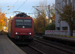 482 025-4 von SBB-Cargo kommt aus Richtung Aachen-West mit einem Containerzug aus Belgien nach Italien und fährt durch Aachen-Schanz in Richtung