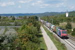 Re 482 007 mit einem KV-Zug am 03.09.2020 bei Denzlingen.