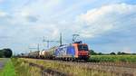 SBB Cargo Re 482 015  ChemOil , vermietet an SBB Cargo International, mit Kesselwagenzug DGS 48665 Hamburg Hohe Schaar - Basel SBB Rb (Diepholz, 02.09.2020).