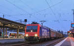 Am 15.01.2021 stand SBB Cargo 482 044 mit einem H-Wagen Zug richtung Wuppertal in Solingen Hbf. 