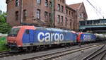 SBB Cargo Doppeltraktion   482 032-0  [NVR-Nummer: 91 85 4482 032-0 CH-SBBC] +  482 027-0  [NVR-Nummer: 91 85 4482 027-0 CH-SBBC] mit Kesselwagenzug am 25.08.21 Durchfahrt Bf.