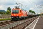 hrs 482 049-4 mit Kesselzug in Thüngersheim, August 2021.