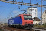 Re 482 007-2 durchfährt solo den Bahnhof Pratteln. Die Aufnahme stammt vom 09.09.2021.