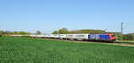 Nordic Re-finance Re 482 041, vermietet an MKB, mit Containerzug in Richtung Osnabrück (Vehrte, 23.04.2022).