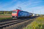 482 039-5 der sbbcargo ist am 19.10.2022 mit einem Aufliegerzug bei Kerzell unterwegs.