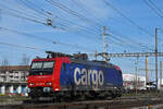 Re 482 027-0 durchfährt am 22.03.2023 solo den Bahnhof Pratteln.