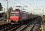 482 023-9 mit Gterzug durchfhrt den Bahnhof Heidelberg-Pfaffengrund/Wieblingen Richtung Heidelberg Hbf.