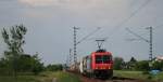 In Richtung Heimat unterwegs ist 482 048 mit einem Containerzug am 14.05.08 bei Wiesental. 