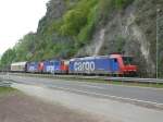 SBB-Cargo 482 002-3 mit den abgebgelten 421 333-0 und 421 394-8 zwischen Obewesel und St.Goar.