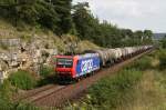 482 030 mit Kesselwagenzug am 12.08.2009 im Altmhltal bei Dollnstein.