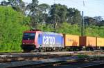 Erinnerungen an den Frhsommer in Hessen: 482 039-5 zieht einen  Hapag-Lloyd -Containerzug Richtung Heidelberg.