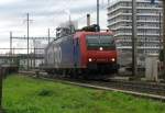 Die Re 482 020 auf Solofahrt bei Pratteln am 26.10.2009