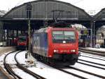 482 023-9 von der SSB Cargo mit einem Containerzug bei der Durchfahrt im Aachener Hbf am 17.02.2010.